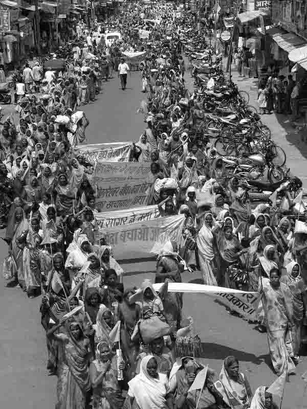 The construction of large dams on the River Narmada in central India has brought people together staging massive             protests and rallies.